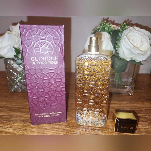 Beyond Rose by Clinique Perfume Spray; 100ml / 3.4 fl.oz.; 99.5% Full - Picture 10 of 16